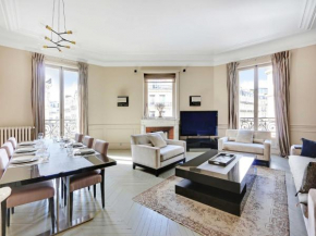 Elegant aprt- 2BDR 4P Close to the Champs Elysées